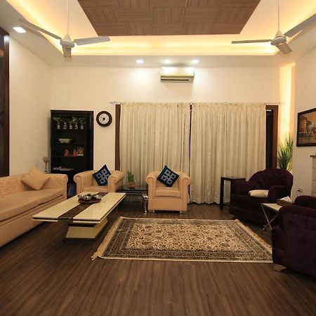 Avanti Tenantry New Delhi Bagian luar foto